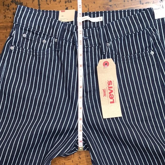 Levi’s Wedgie Straight Jeans - Picture 5 of 13